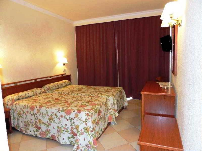 Hotel Ruleta Augustus Salou Esterno foto