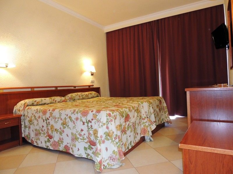 Hotel Ruleta Augustus Salou Esterno foto